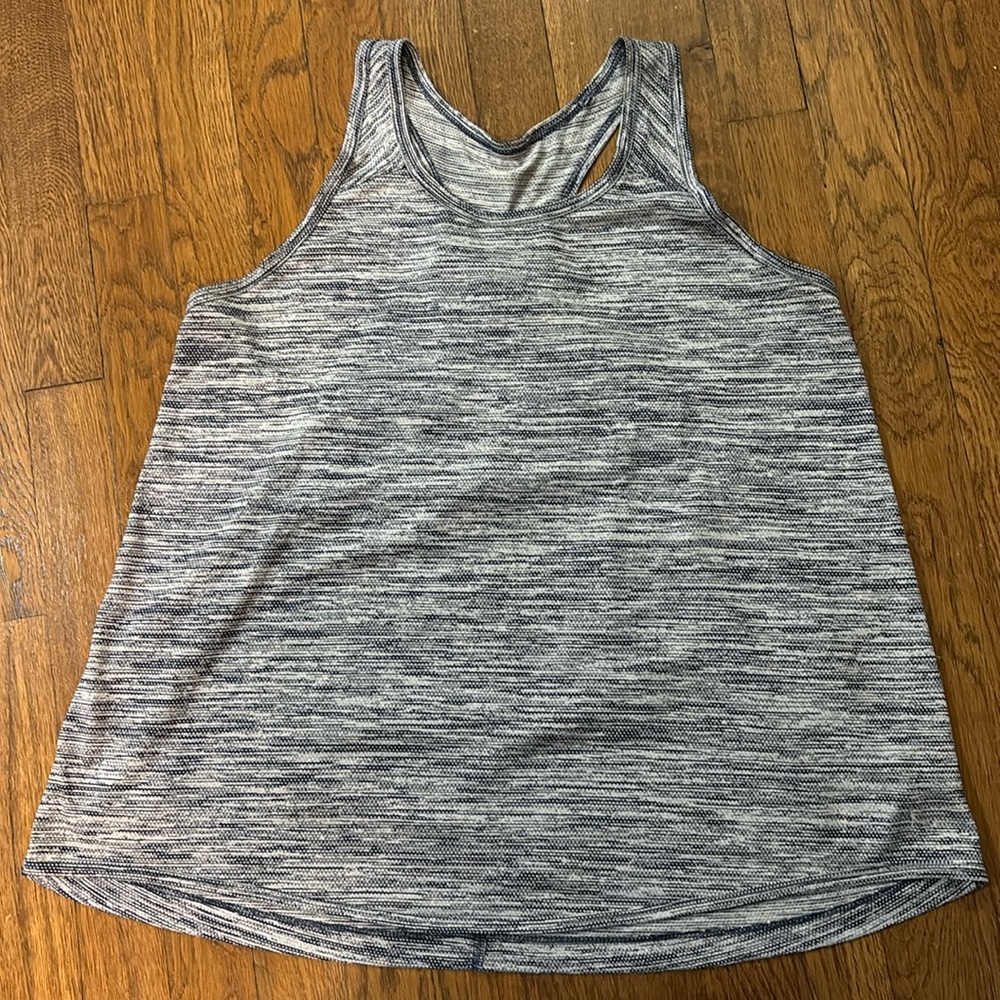 Women’s Active Tank, Excellent Condition! Twisted Racerback Design, Size Large